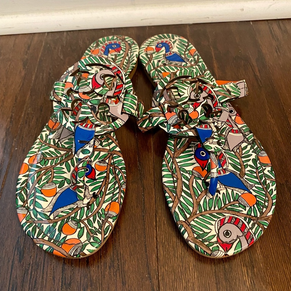 Tory Burch Authentic Miller Tropical print thong sandal. Patent leather size 7